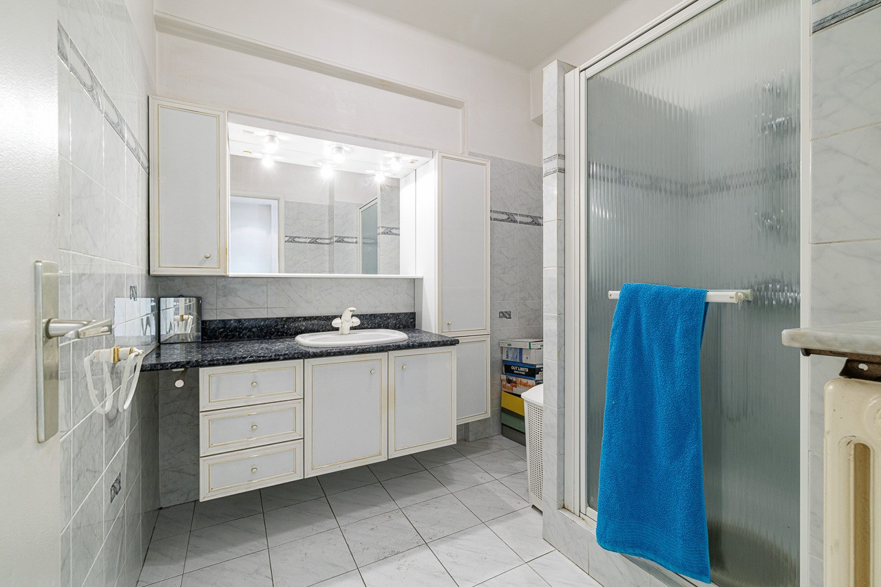 
                                                Vente
                                                 .