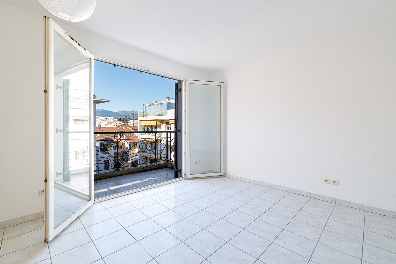 
                                                Vente
                                                 .