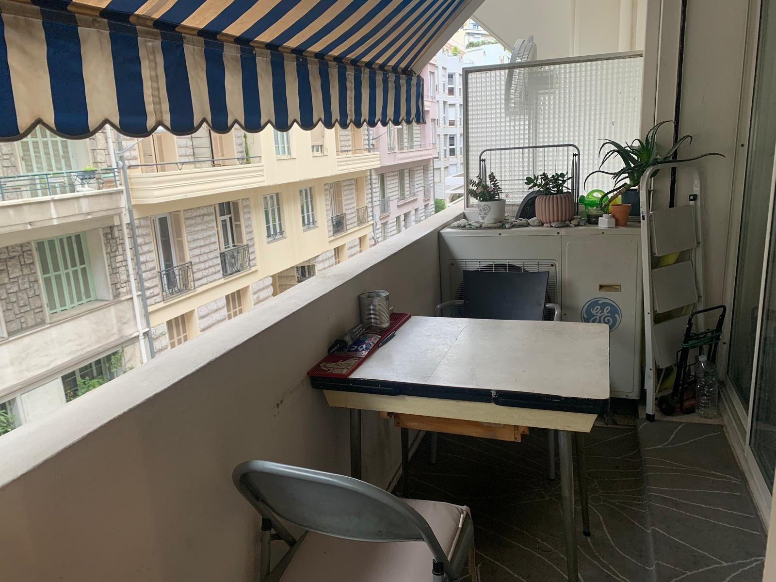 
                                                Vente
                                                 .