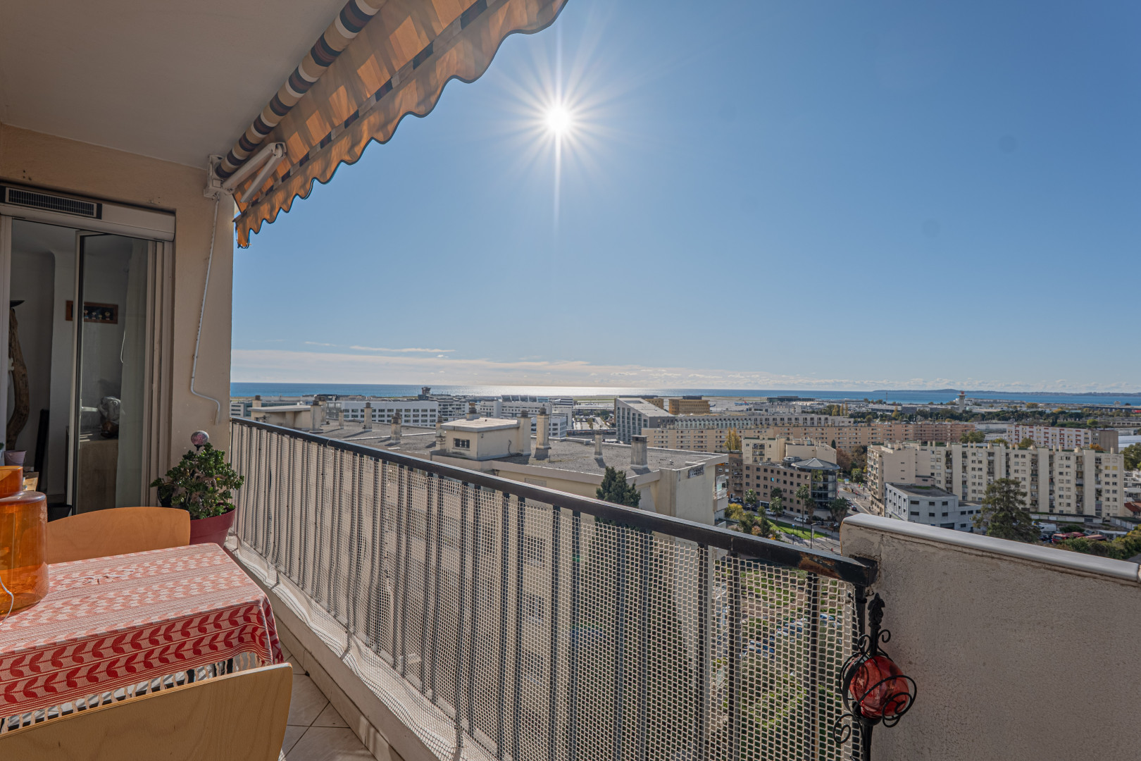 
                                                Vente
                                                 .