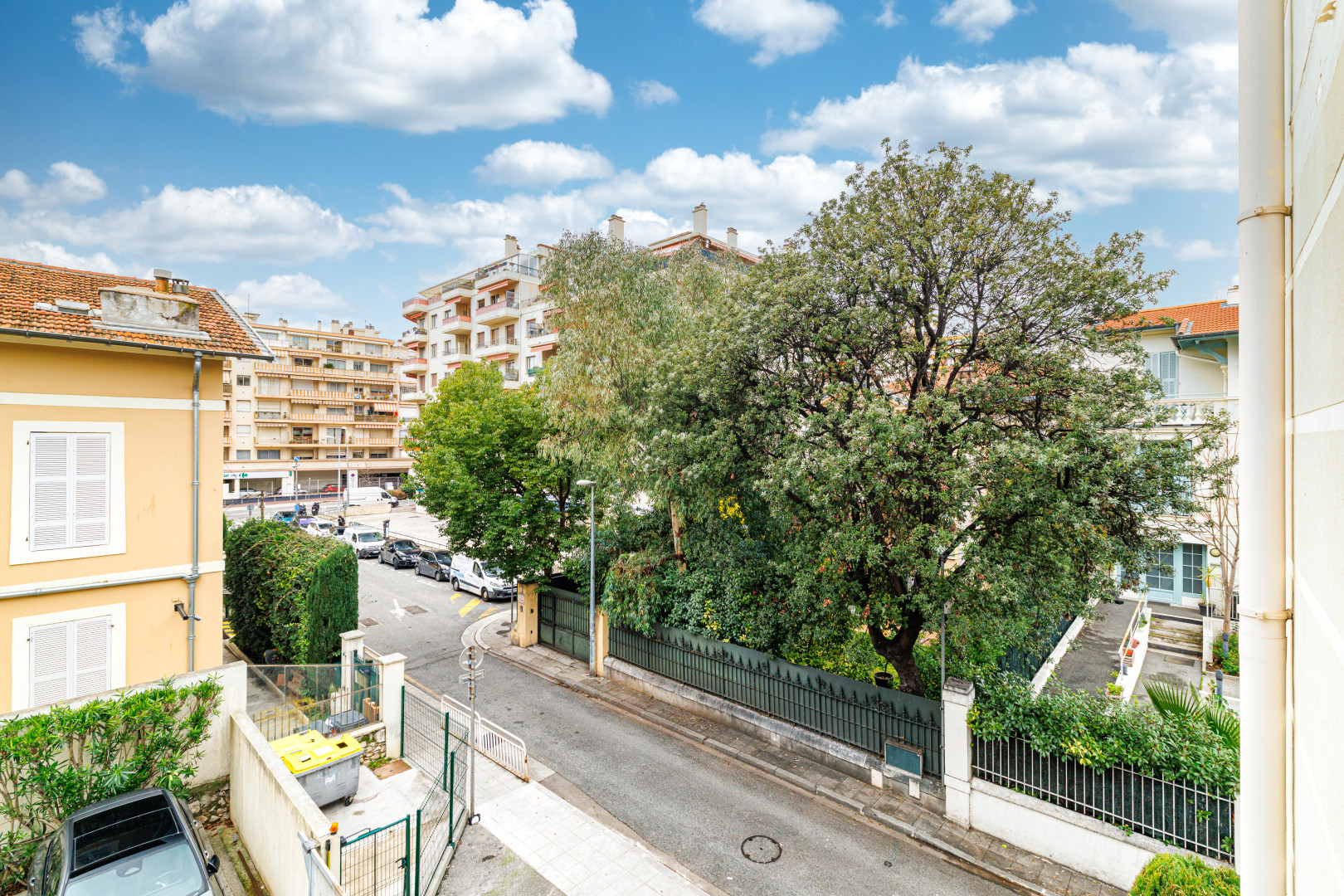 
                                                Vente
                                                 .