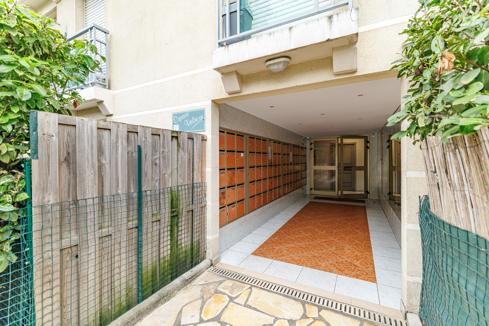 
                                                Vente
                                                 .