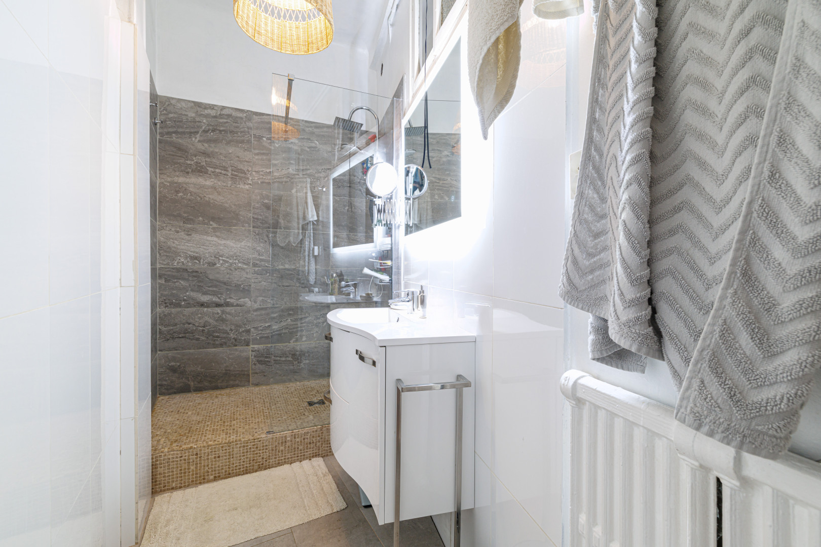 
                                                Vente
                                                 .