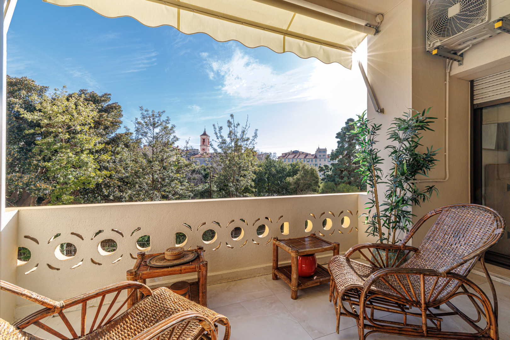 
                                                Vente
                                                 .