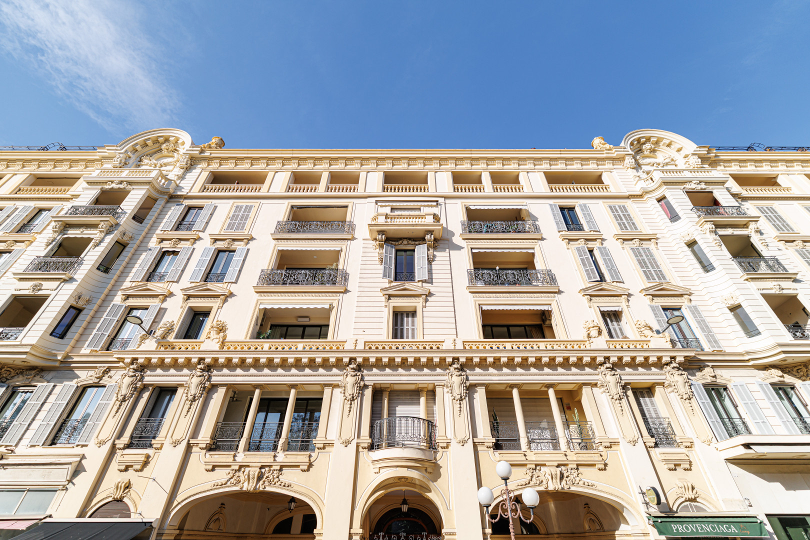 
                                                Vente
                                                 .