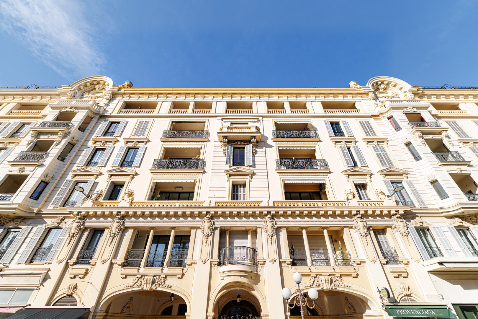 
                                                Vente
                                                 .