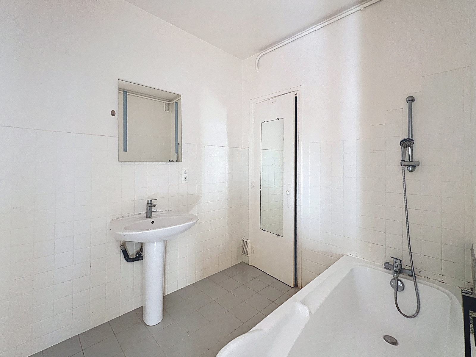 
                                                Location
                                                 .