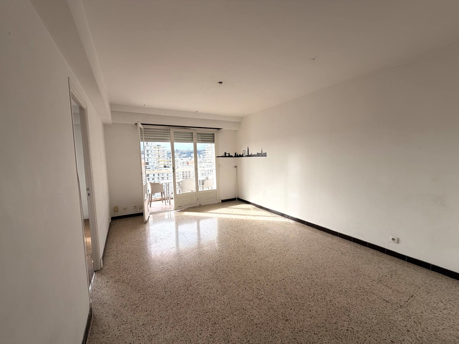 
                                                Vente
                                                 .