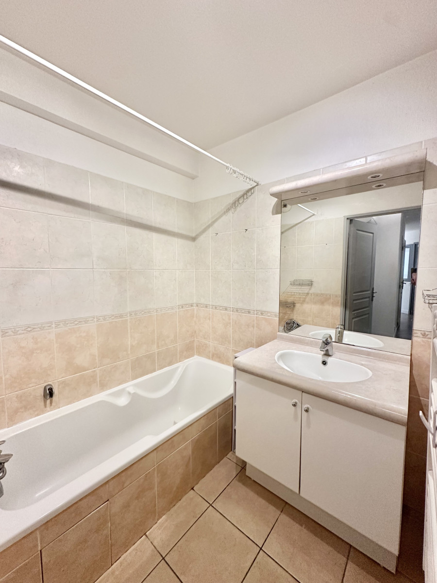 
                                                Vente
                                                 .