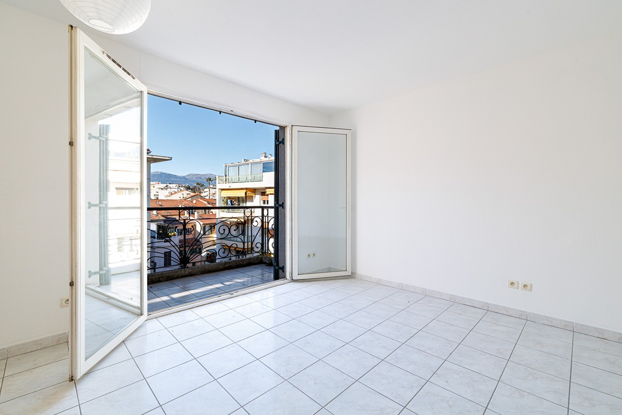 
                                                Vente
                                                 .