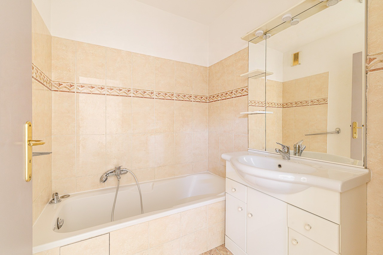 
                                                Vente
                                                 .