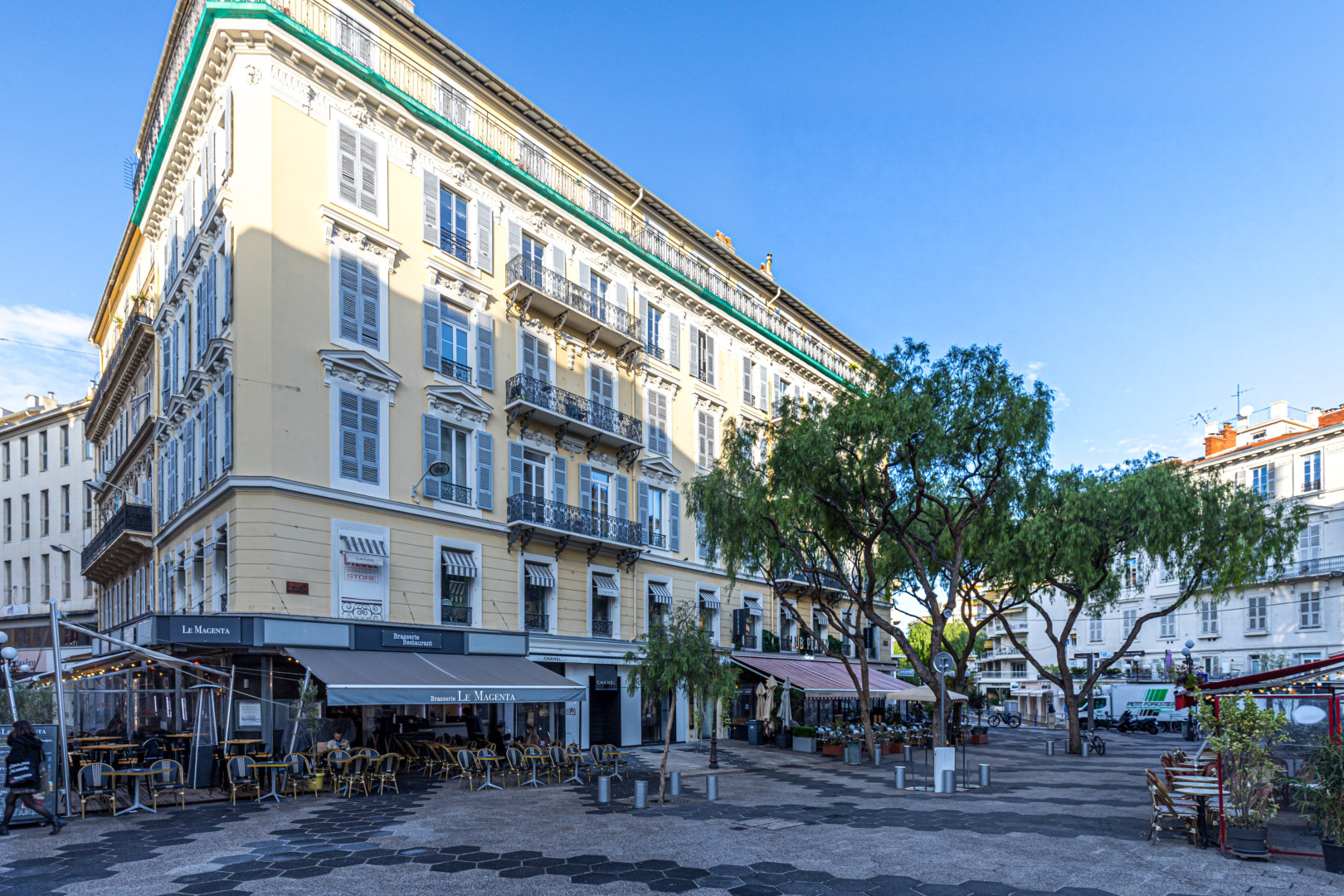 
                                                Location
                                                 .