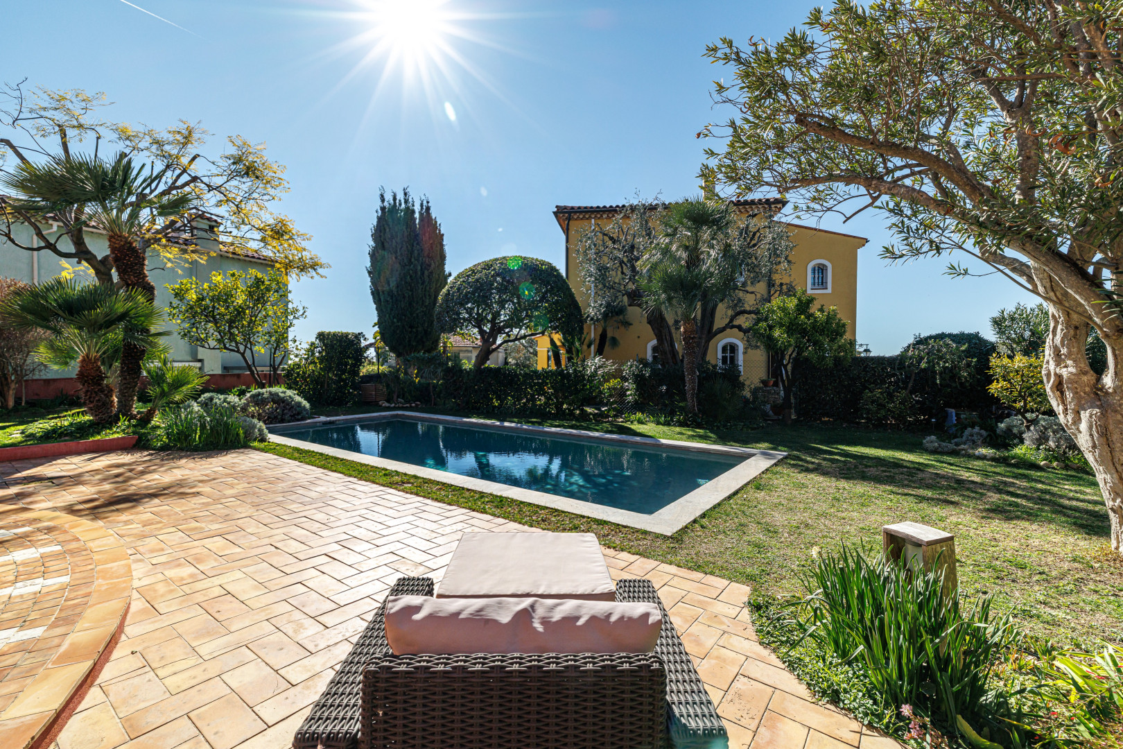 
                                                Vente
                                                 .