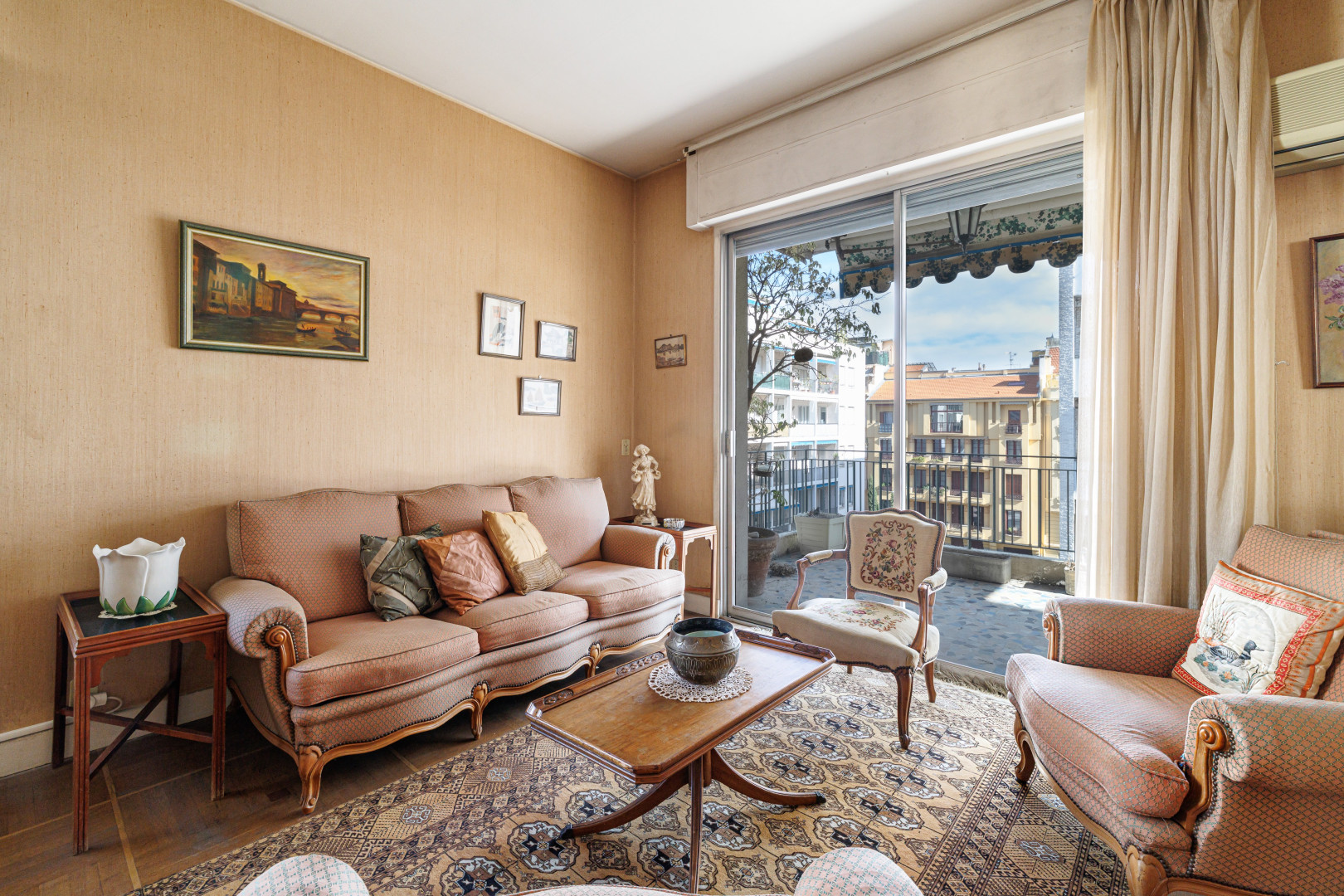 
                                                Vente
                                                 .