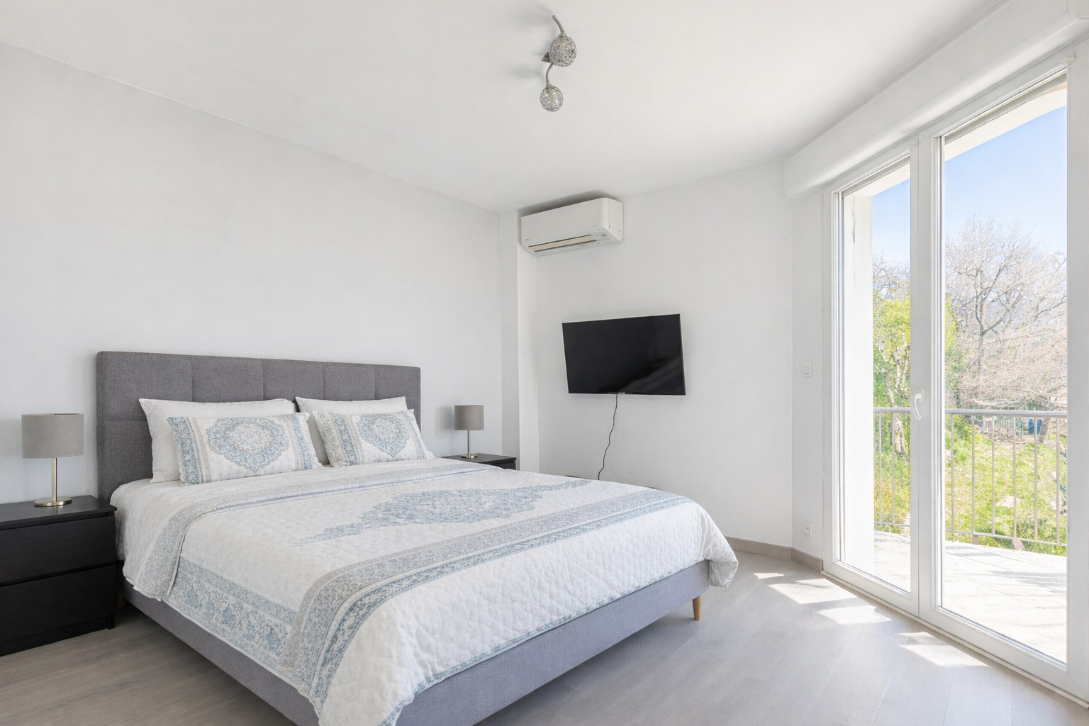 
                                                Vente
                                                 .