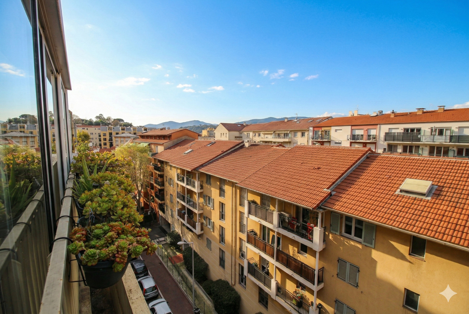 
                                                Vente
                                                 .