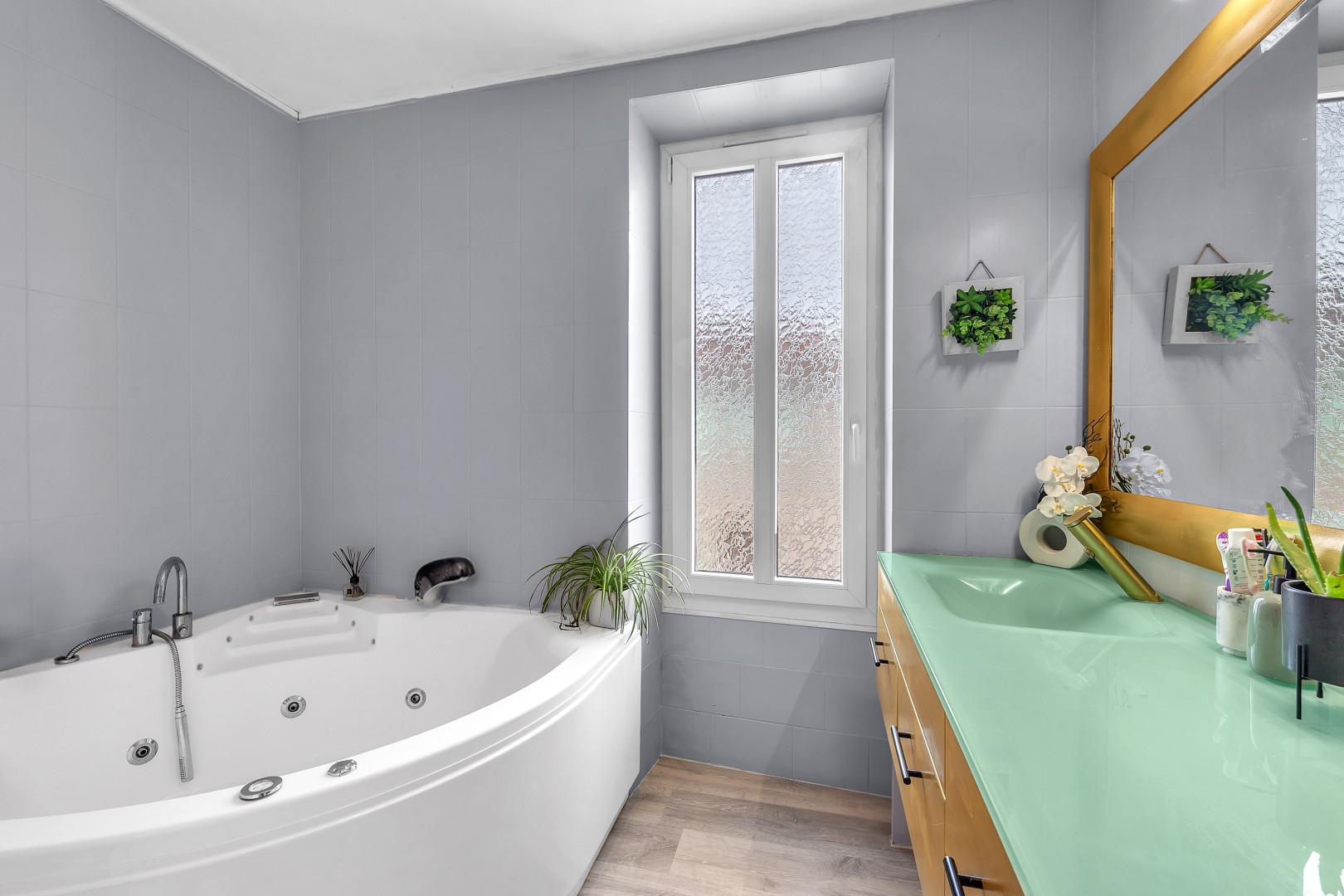 
                                                Vente
                                                 .