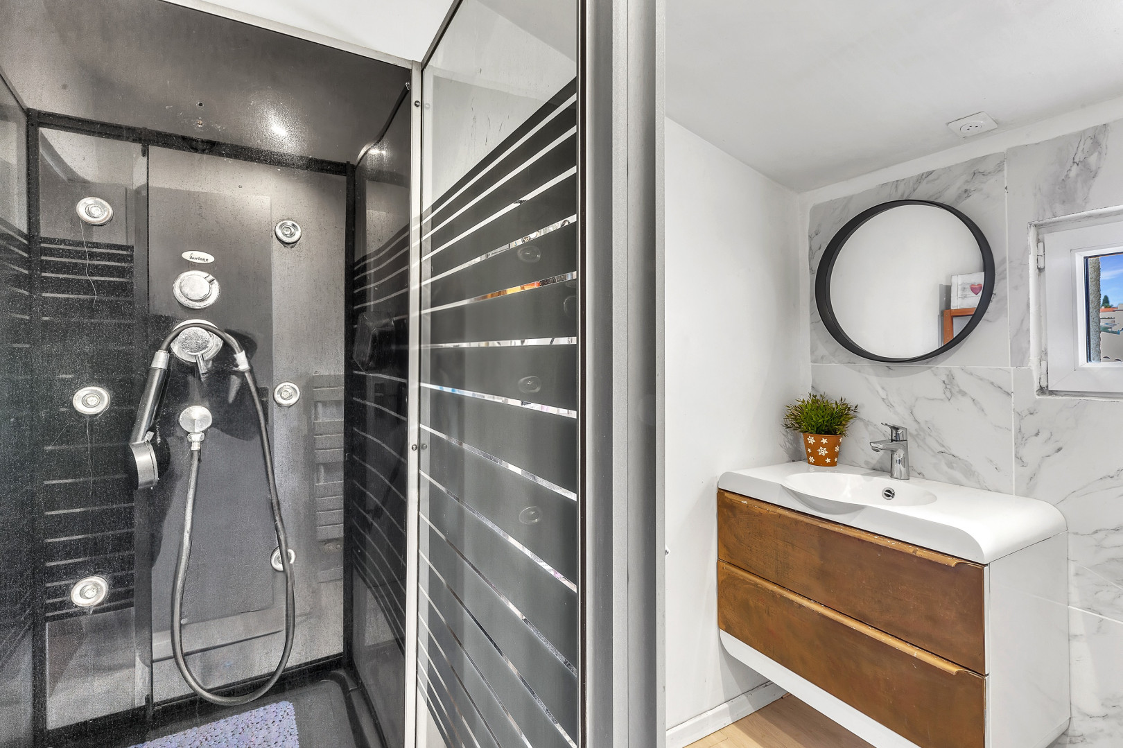 
                                                Vente
                                                 .