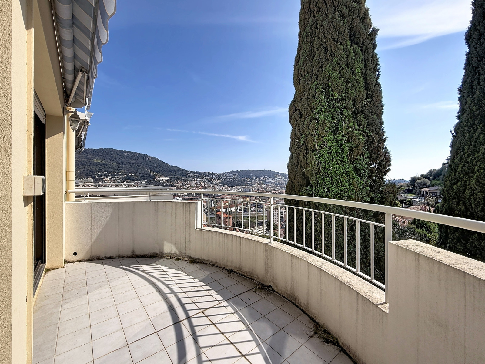 
                                                Vente
                                                 .