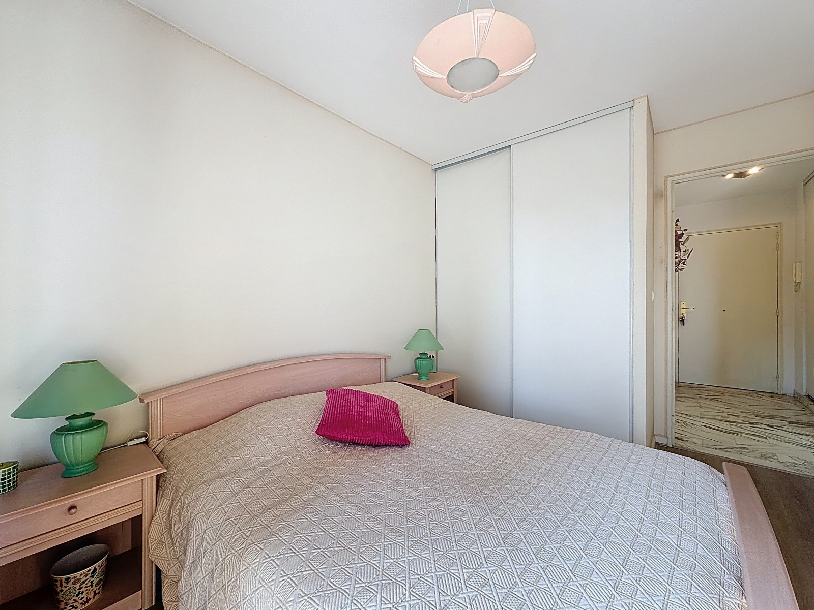 
                                                Vente
                                                 .