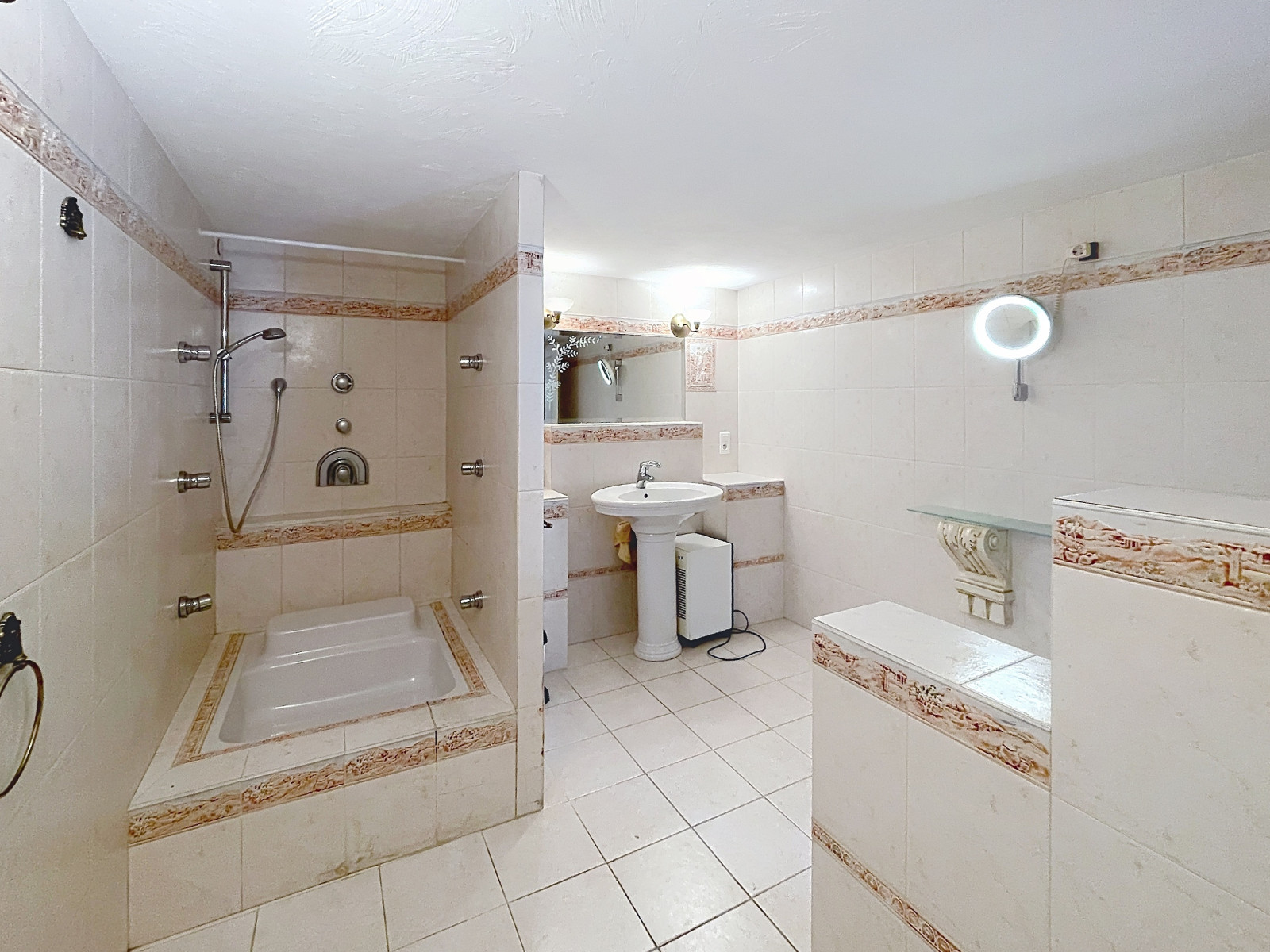 
                                                Vente
                                                 .