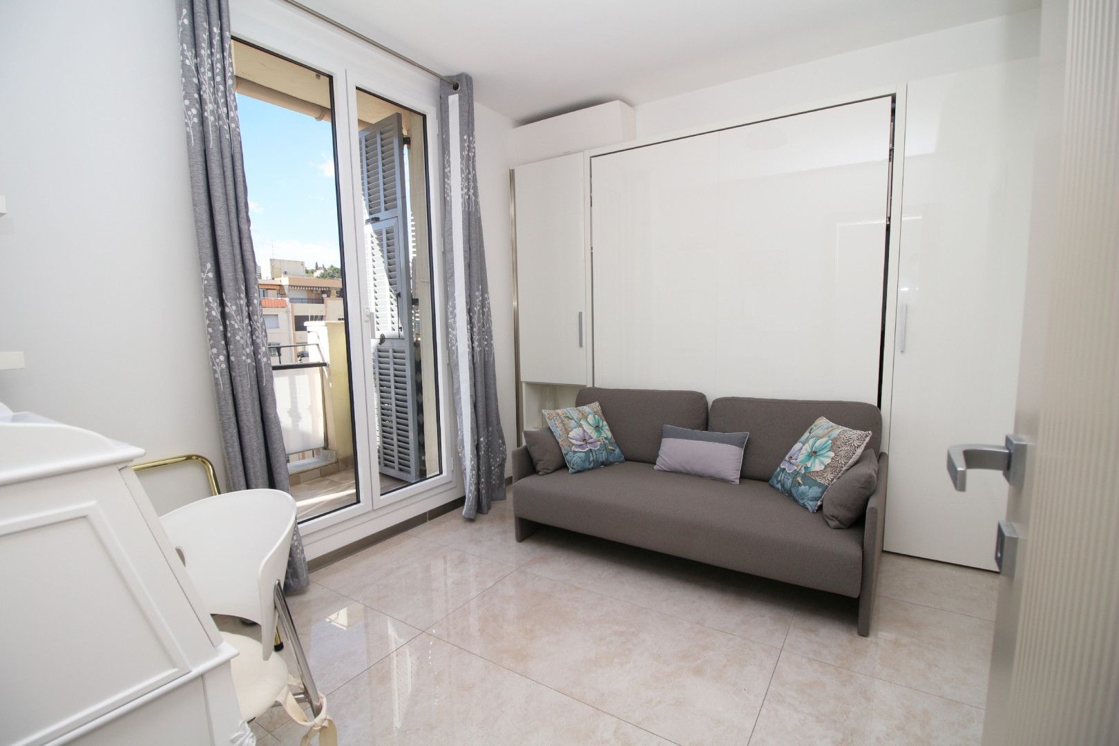 
                                                Vente
                                                 .