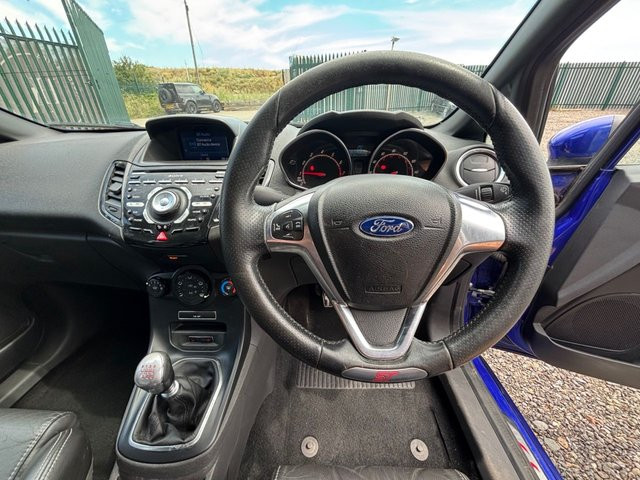 
                                                Voiture
                                                 1.6T EcoBoost ST-2 Hatchback 3dr Petrol Manual Euro 6 (182 ps)