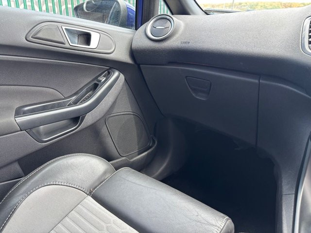 
                                                Voiture
                                                 1.6T EcoBoost ST-2 Hatchback 3dr Petrol Manual Euro 6 (182 ps)