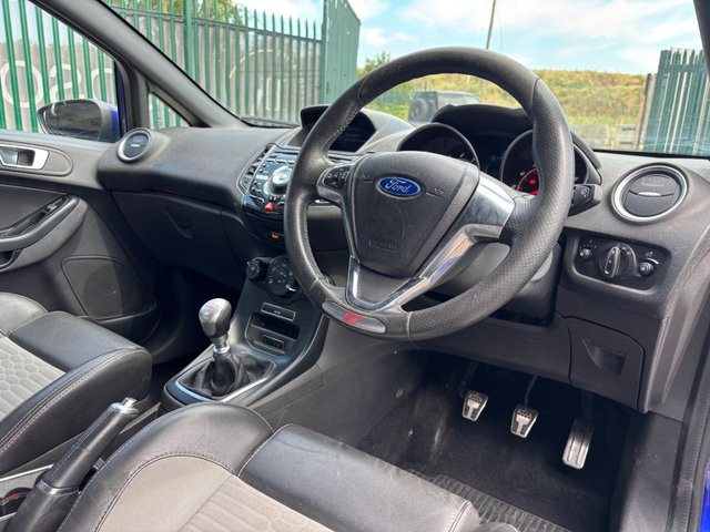 
                                                Voiture
                                                 1.6T EcoBoost ST-2 Hatchback 3dr Petrol Manual Euro 6 (182 ps)