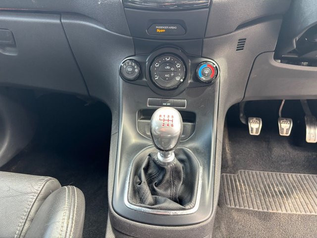 
                                                Voiture
                                                 1.6T EcoBoost ST-2 Hatchback 3dr Petrol Manual Euro 6 (182 ps)