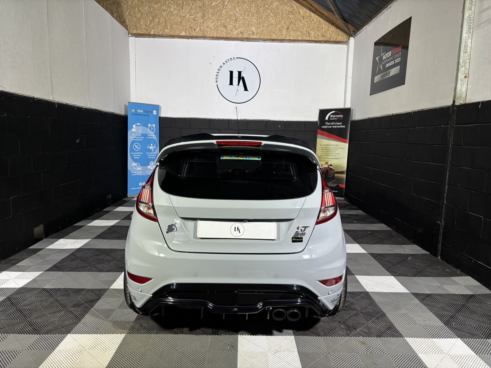 
                                                Voiture
                                                 1.6T EcoBoost ST-200 Hatchback 3dr Petrol Manual Euro 6 (200 ps)