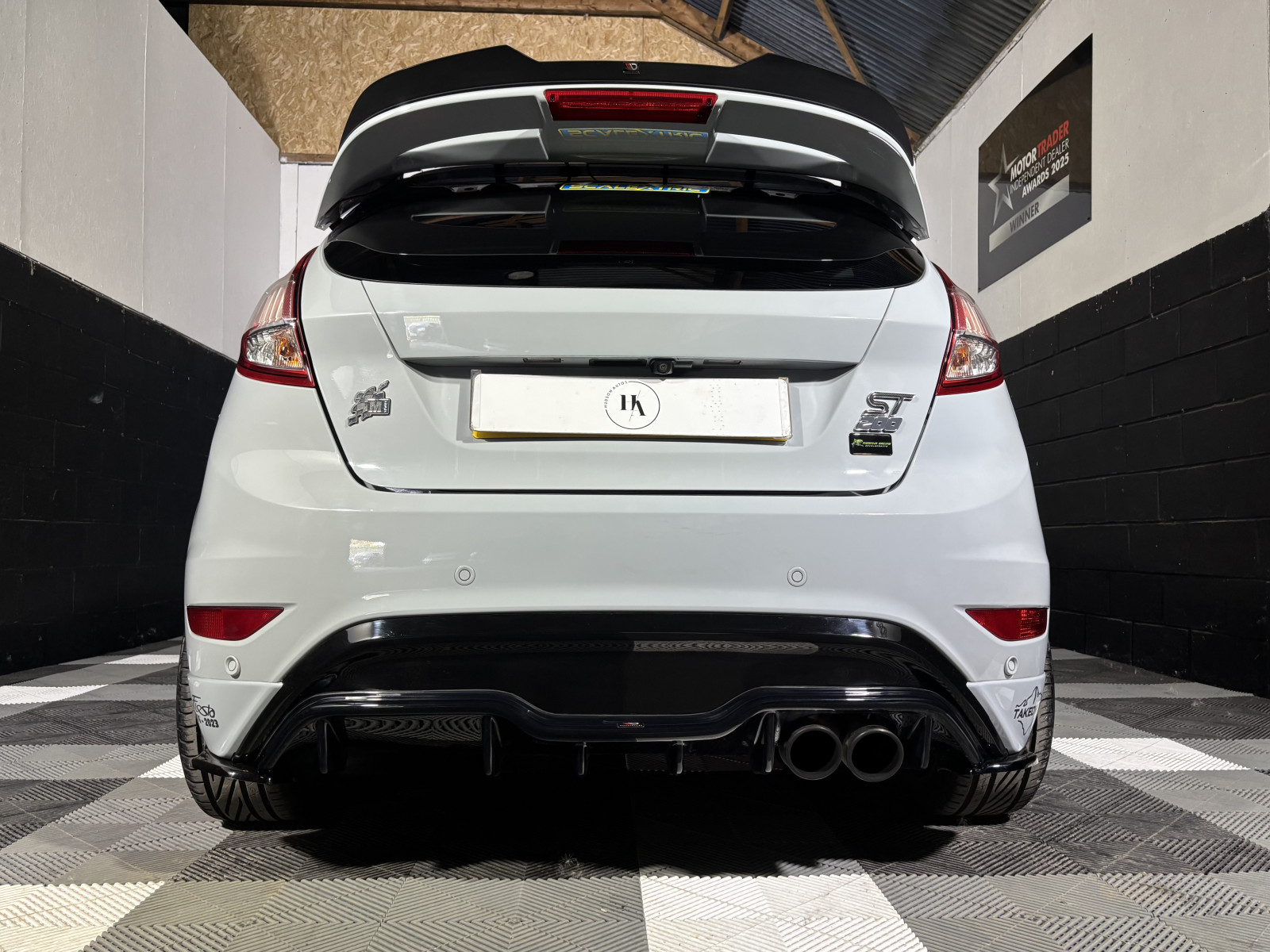 
                                                Voiture
                                                 1.6T EcoBoost ST-200 Hatchback 3dr Petrol Manual Euro 6 (200 ps)