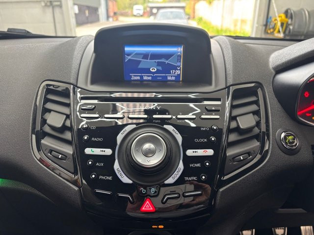 
                                                Voiture
                                                 1.6T EcoBoost ST-200 Hatchback 3dr Petrol Manual Euro 6 (200 ps)