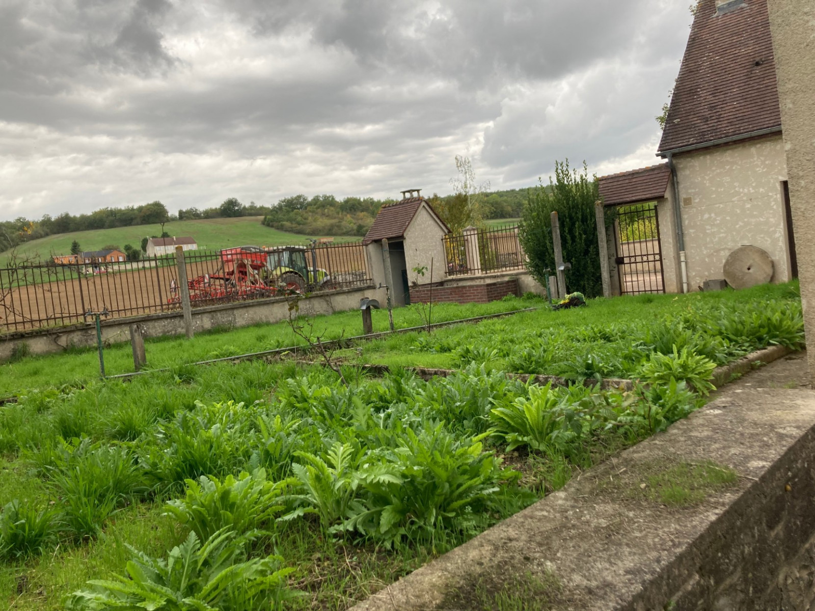 
                                                Vente
                                                 1 ancienne maison et 1 petit appartement