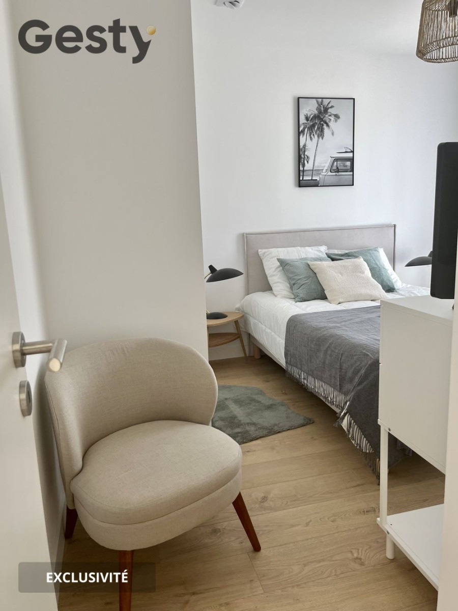 
                                                Colocation
                                                 1 chambre avec salle de bain privée Via Silva