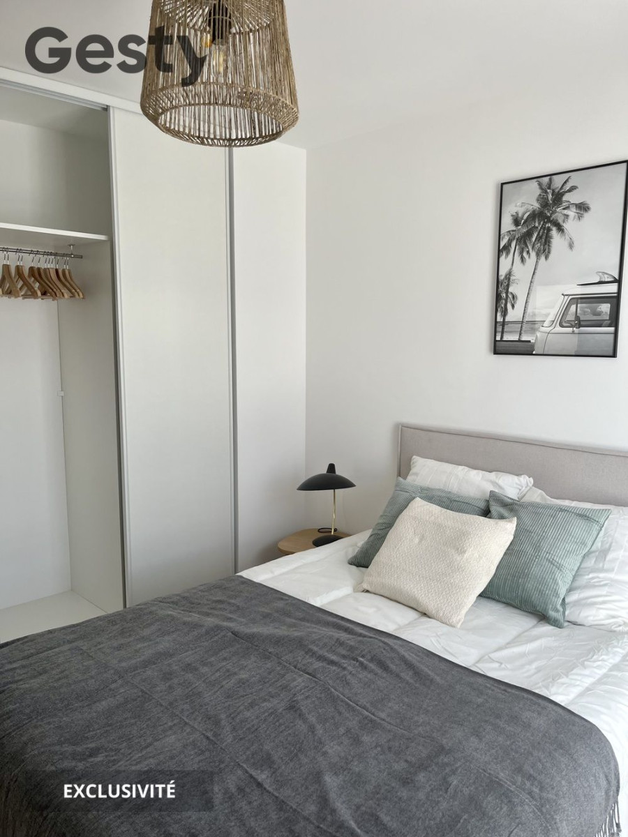 
                                                Colocation
                                                 1 chambre avec salle de bain privée Via Silva