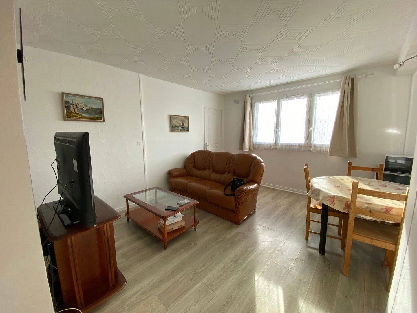 
                                                Colocation
                                                 1 chambre dans colocation quartier St Pavin