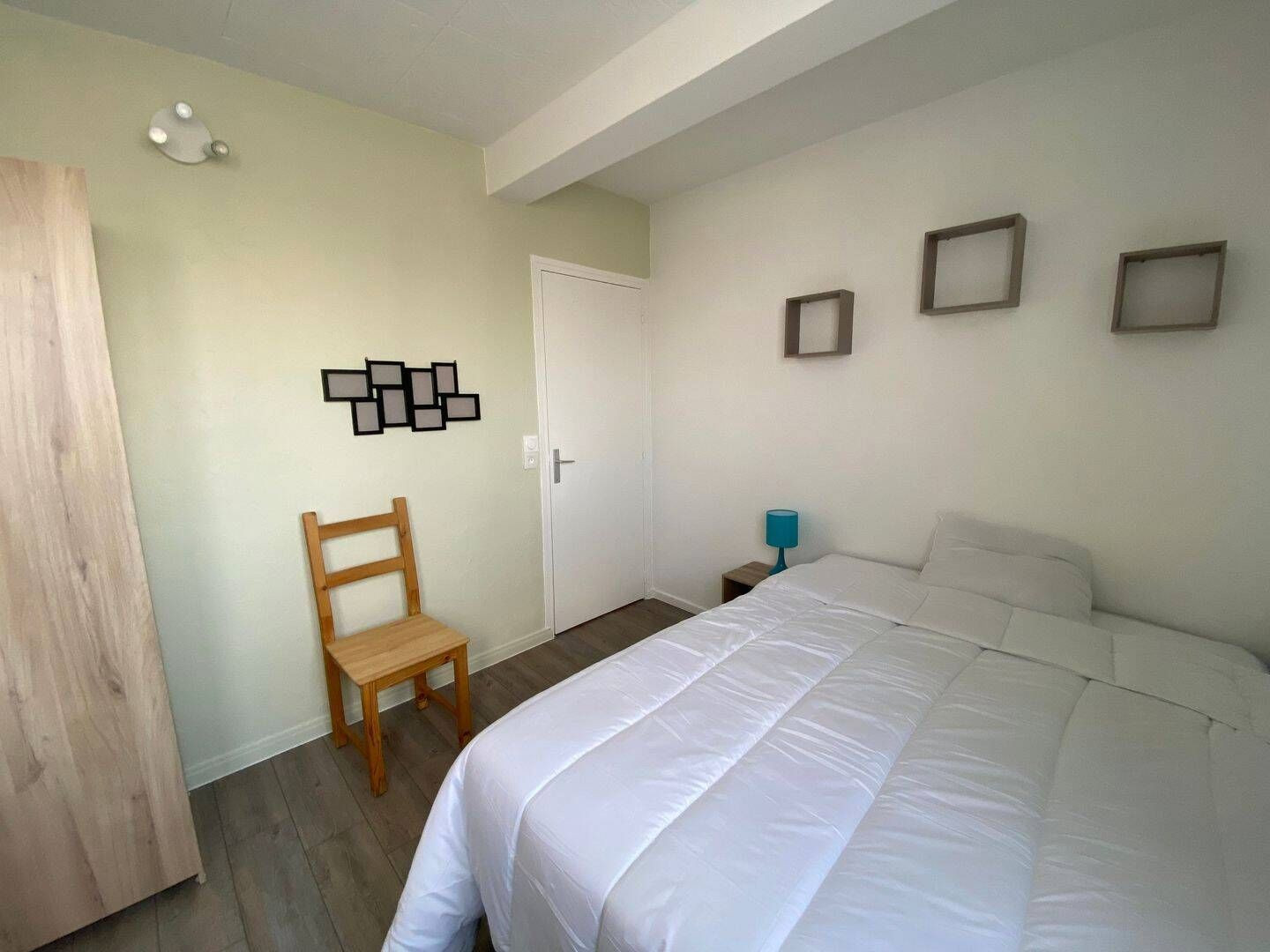 
                                                Colocation
                                                 1 chambre dans colocation quartier St Pavin