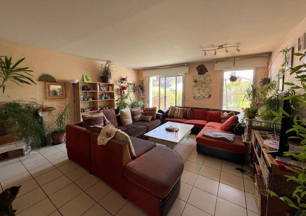 
                                                Colocation
                                                 1 chambre dans grande maison en colocation 146m²