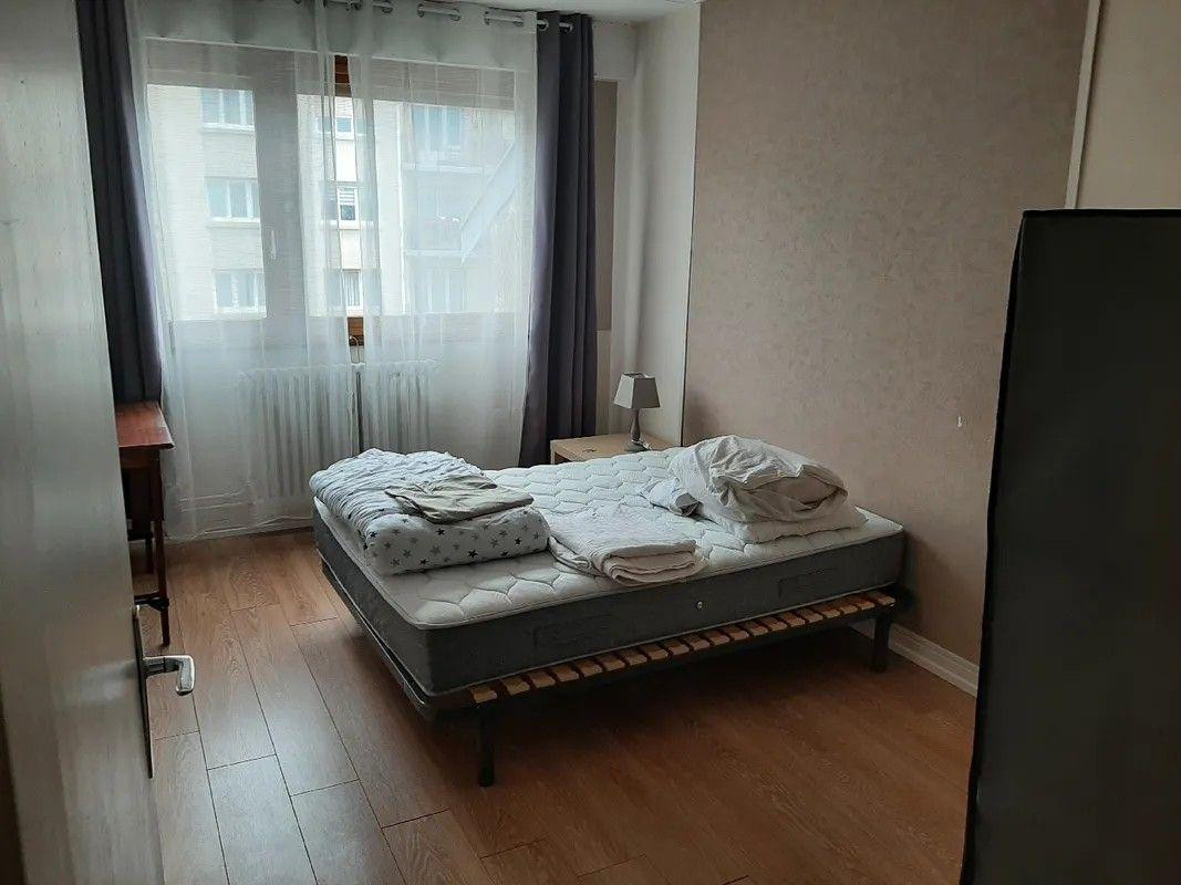 
                                                Colocation
                                                 1 chambre de libre dans colocation spacieuse