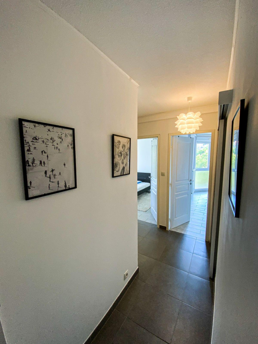 
                                                Colocation
                                                 1 chambre dispo dans coloc 68m² avec loggia 8m²