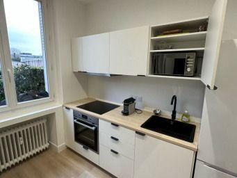 
                                                Colocation
                                                 1 chambre dispo dans une coloc 85m² rénovée