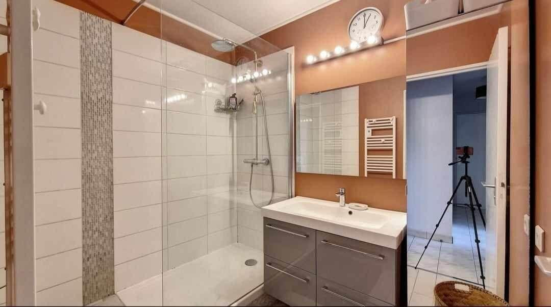 
                                                Colocation
                                                 1 Chambre dispo dans une coloc meublée de 3 pièces