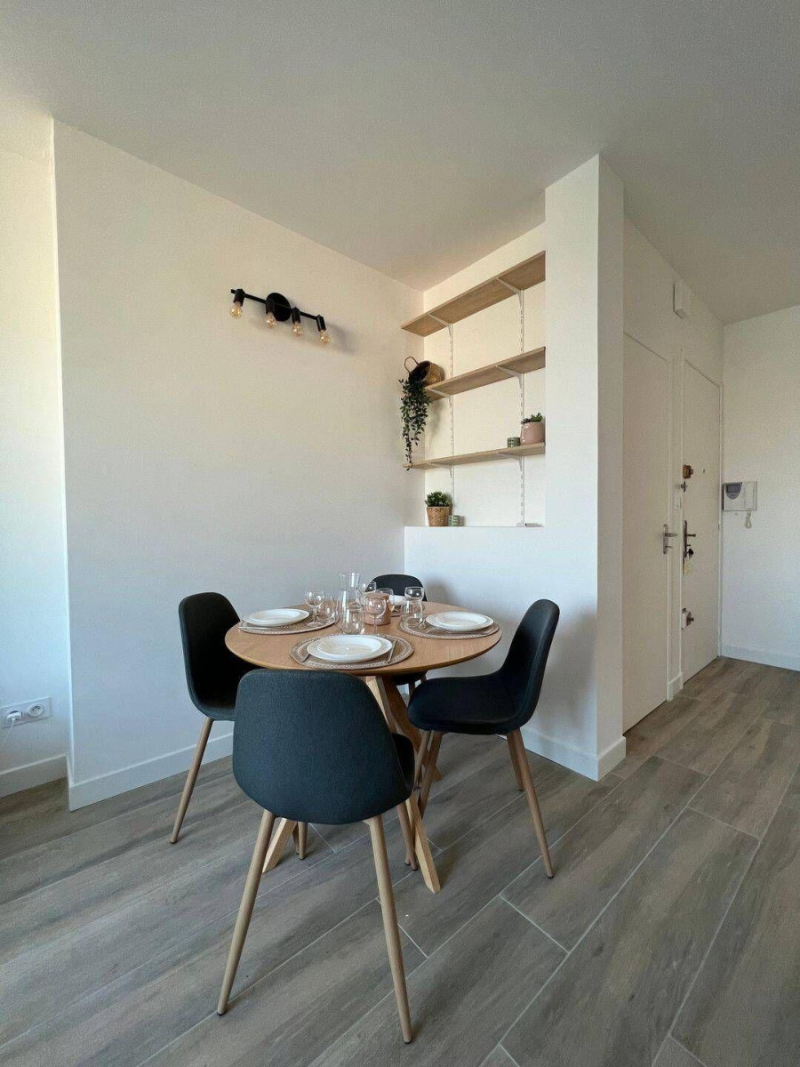 
                                                Colocation
                                                 1 CHAMBRE DISPONIBLE dans coloc 60m²