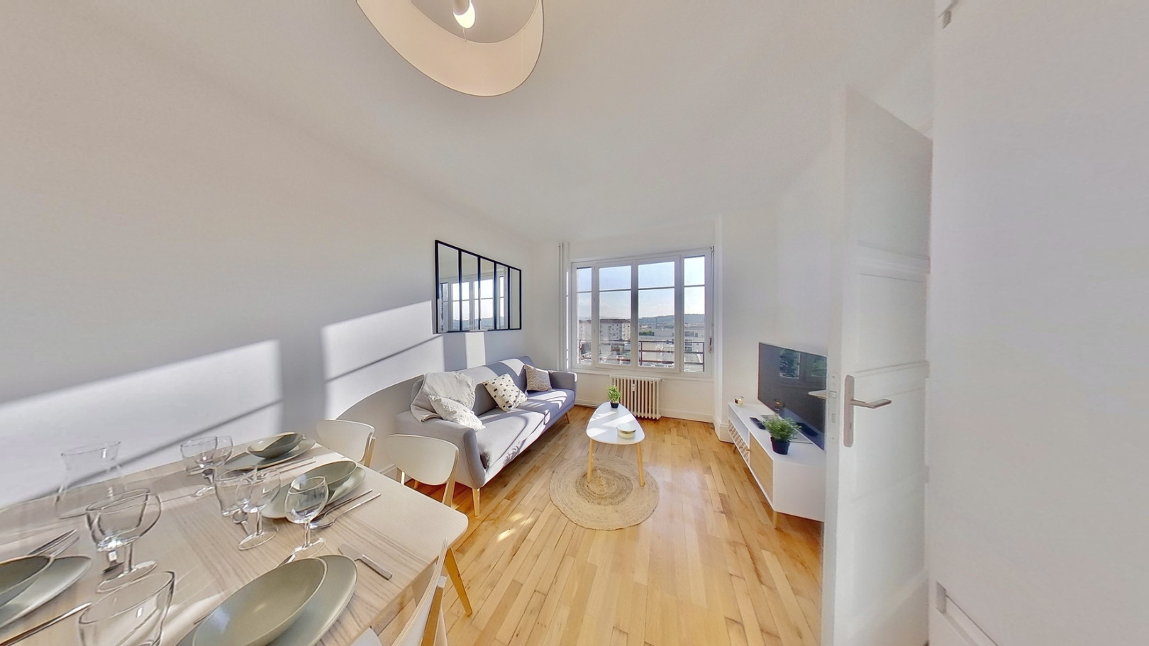 
                                                Colocation
                                                 1 chambre disponible en colocation