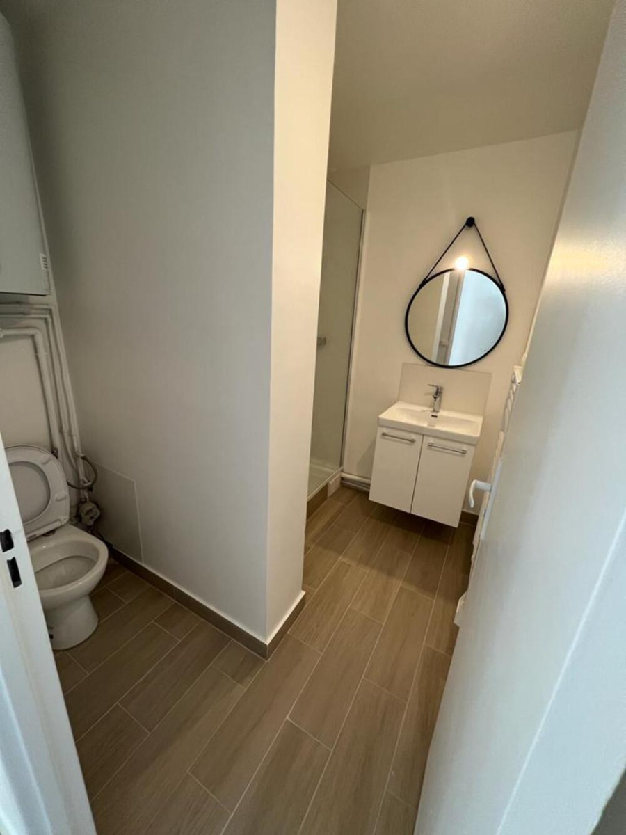 
                                                Colocation
                                                 1 chambre disponible en colocation