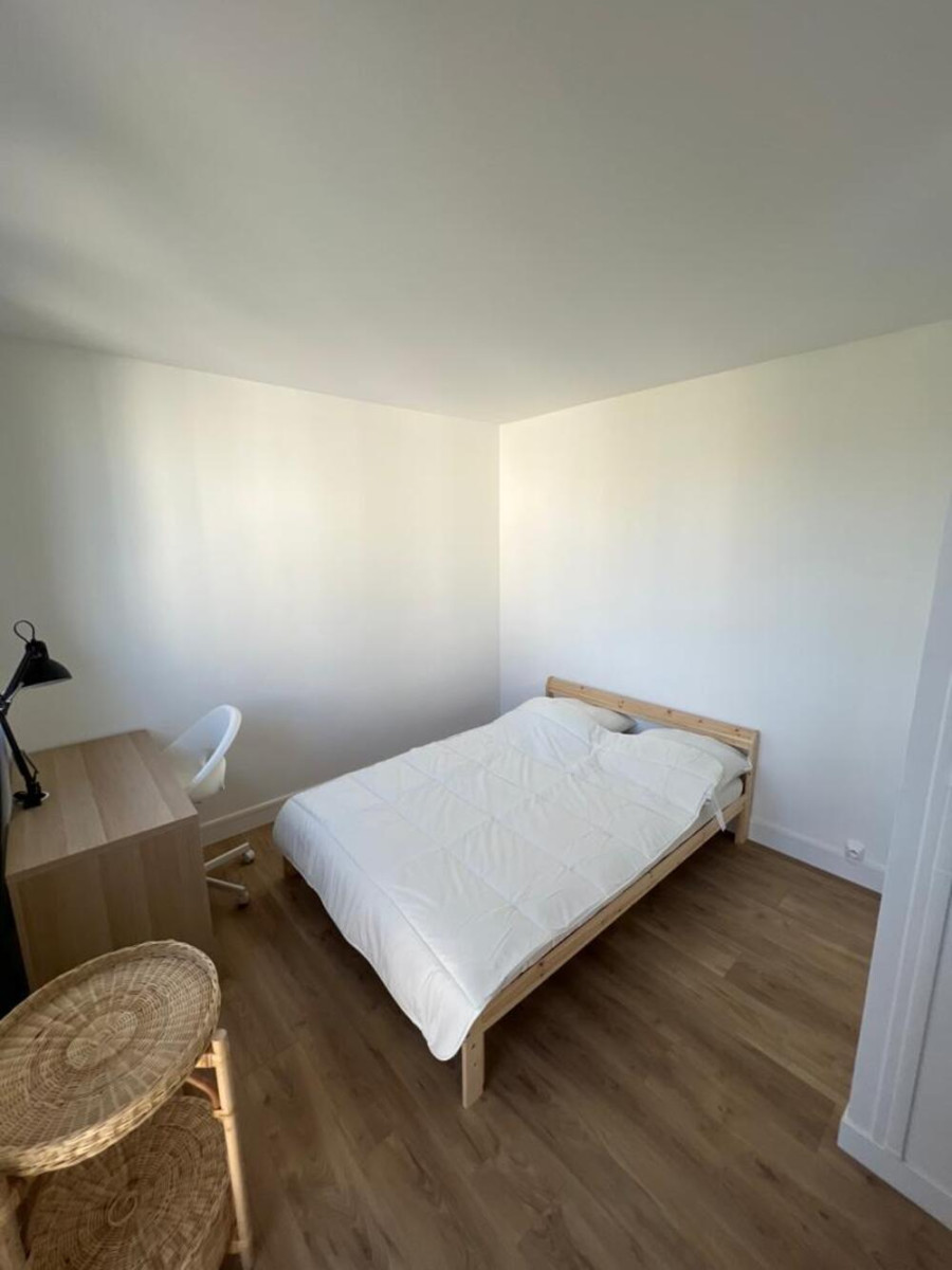 
                                                Colocation
                                                 1 chambre disponible en colocation