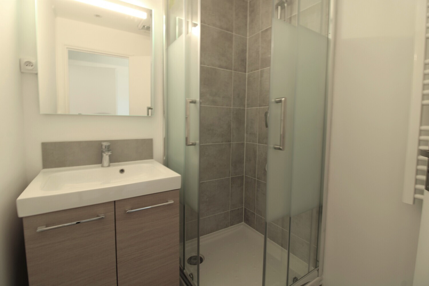 
                                                Colocation
                                                 1 chambre disponible en colocation