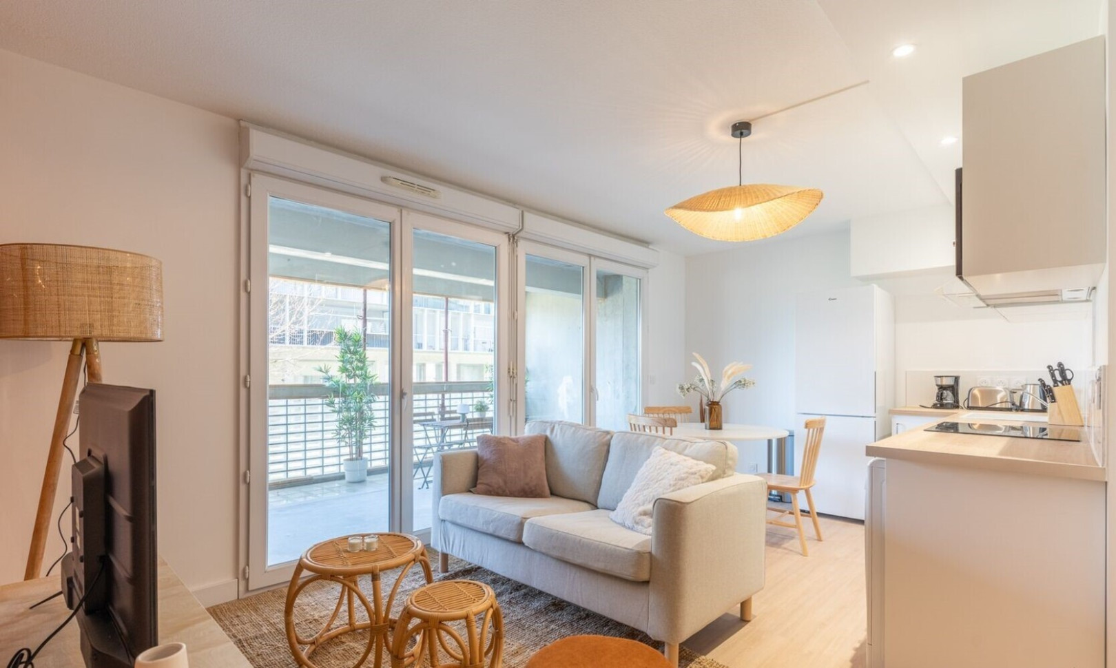 
                                                Colocation
                                                 1 chambre disponible en colocation