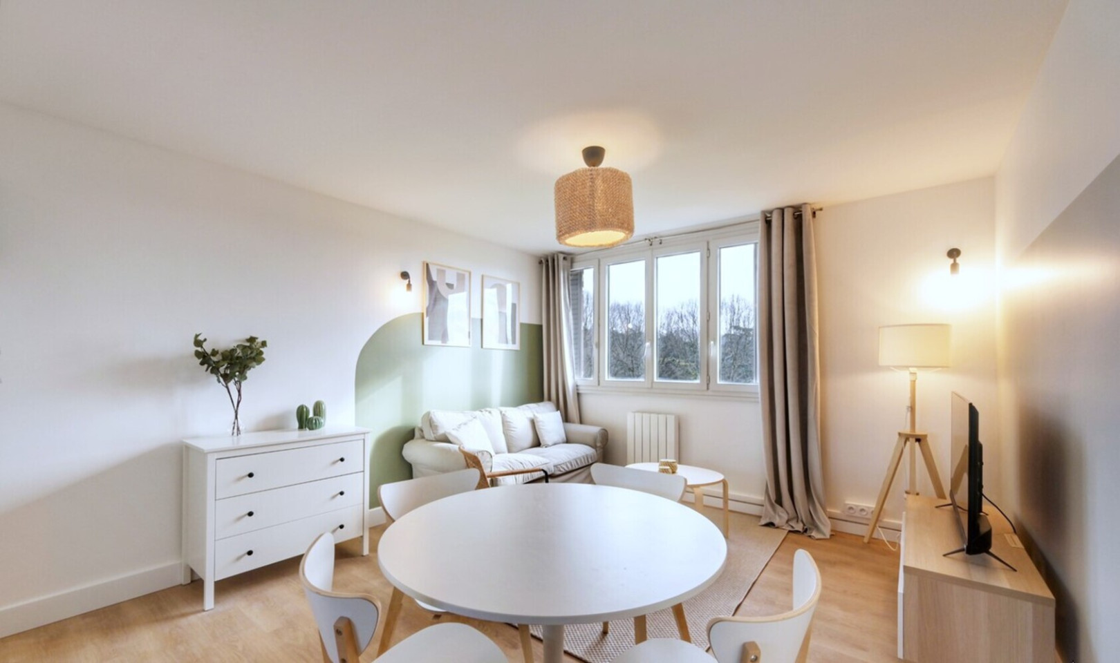 
                                                Colocation
                                                 1 chambre disponible en colocation
